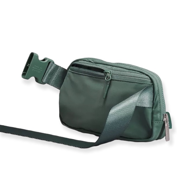 Lululemon Everywhere Belt Bag Tidewater Teal Extended Strap - Picture 3 of 7